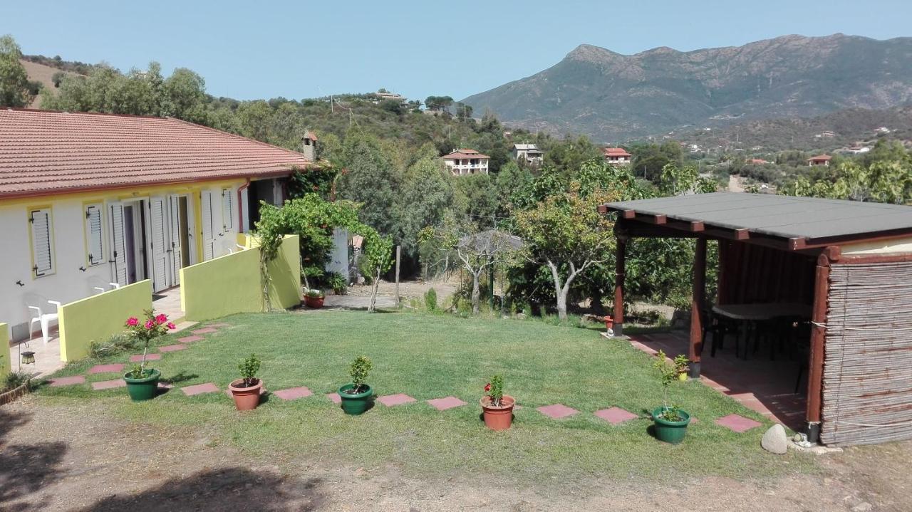 Villa Il Girasole Alloggio Fluminimaggiore Exterior foto