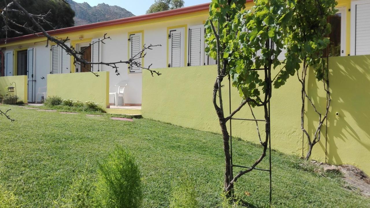 Villa Il Girasole Alloggio Fluminimaggiore Exterior foto